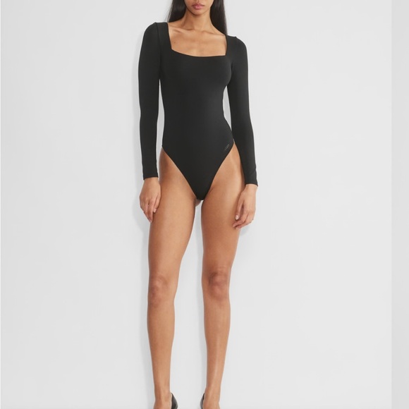 Aritzia Contour Squareneck Longsleeve Bodysuit - Picture 2 of 8